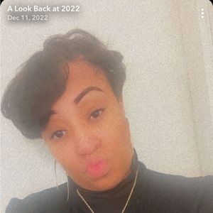 Meet your Posher, Angelique